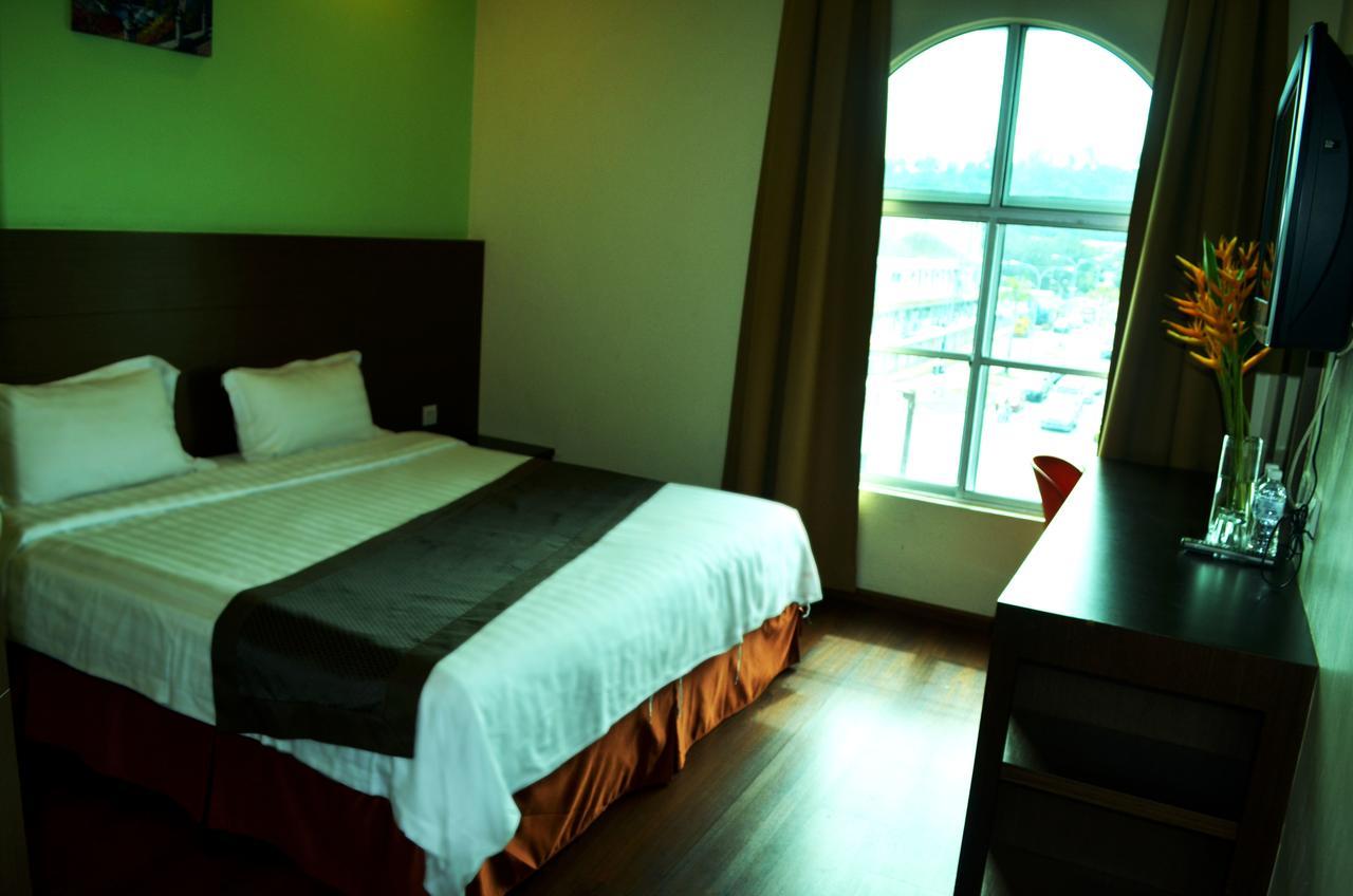 Lintas Plaza Hotel Кота-Кинабалу Экстерьер фото