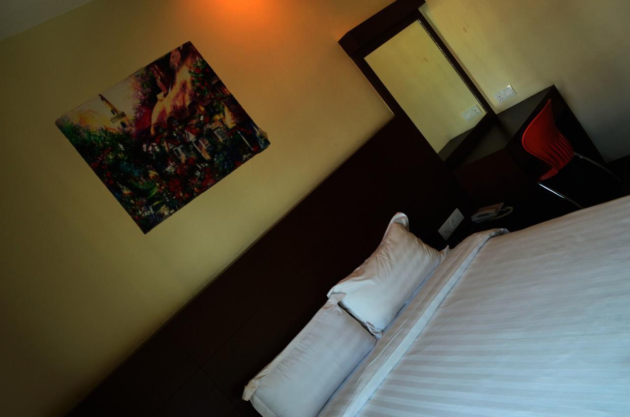 Lintas Plaza Hotel Кота-Кинабалу Экстерьер фото