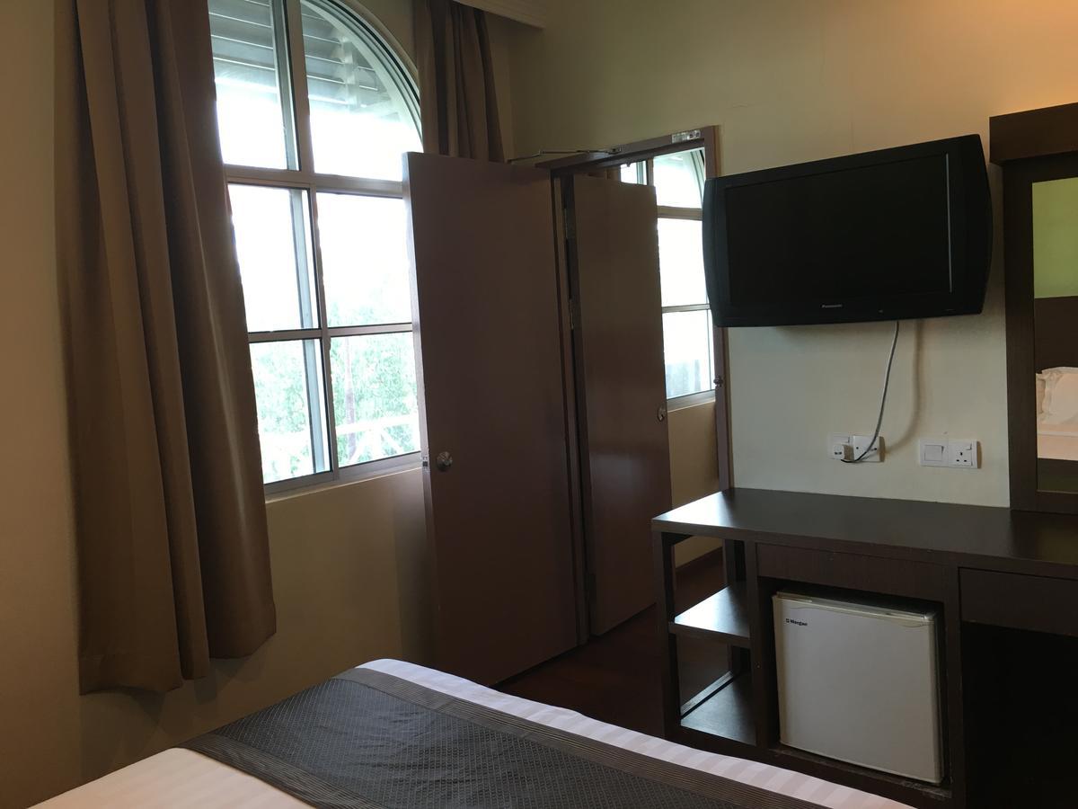 Lintas Plaza Hotel Кота-Кинабалу Экстерьер фото
