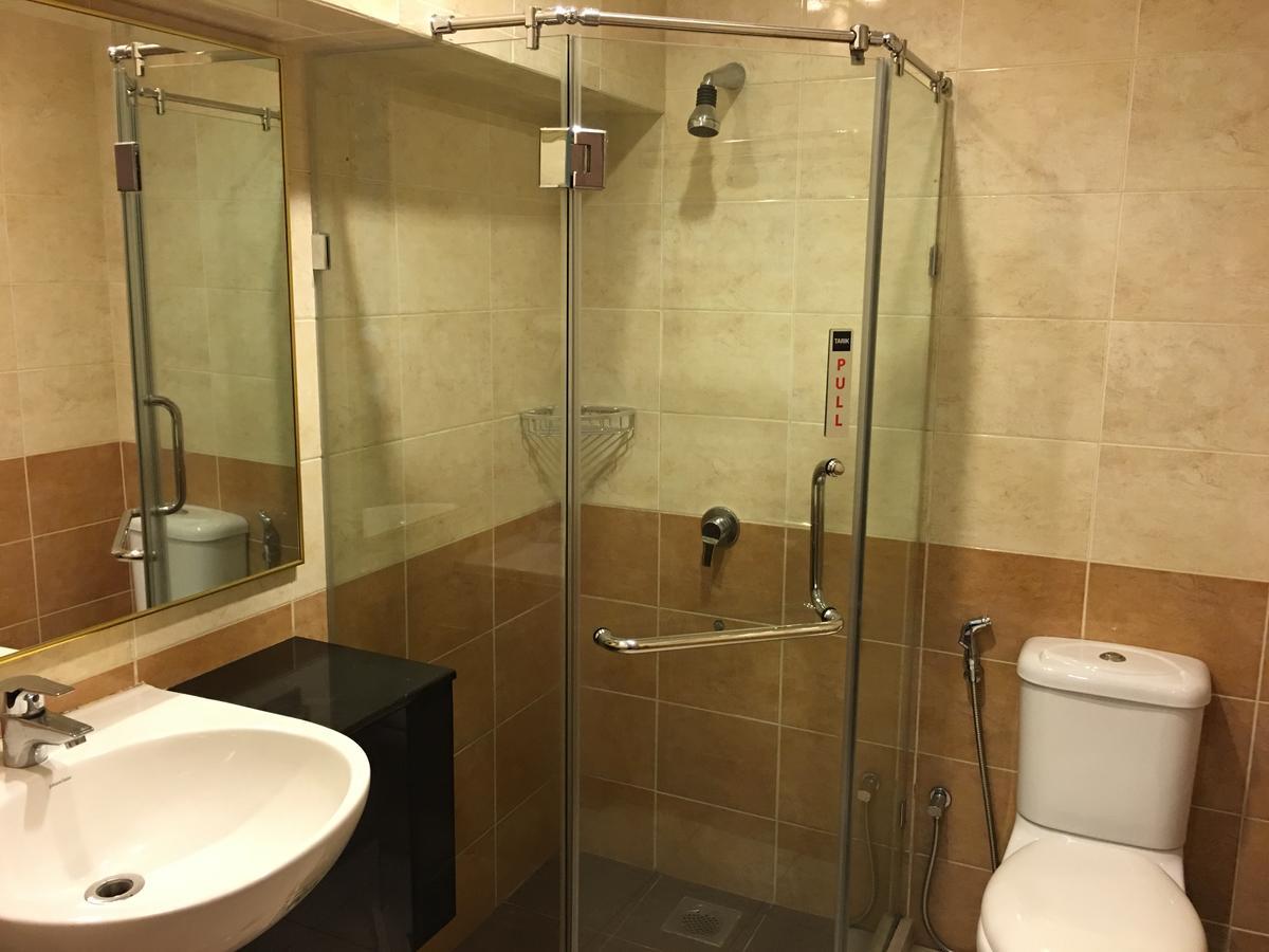 Lintas Plaza Hotel Кота-Кинабалу Экстерьер фото
